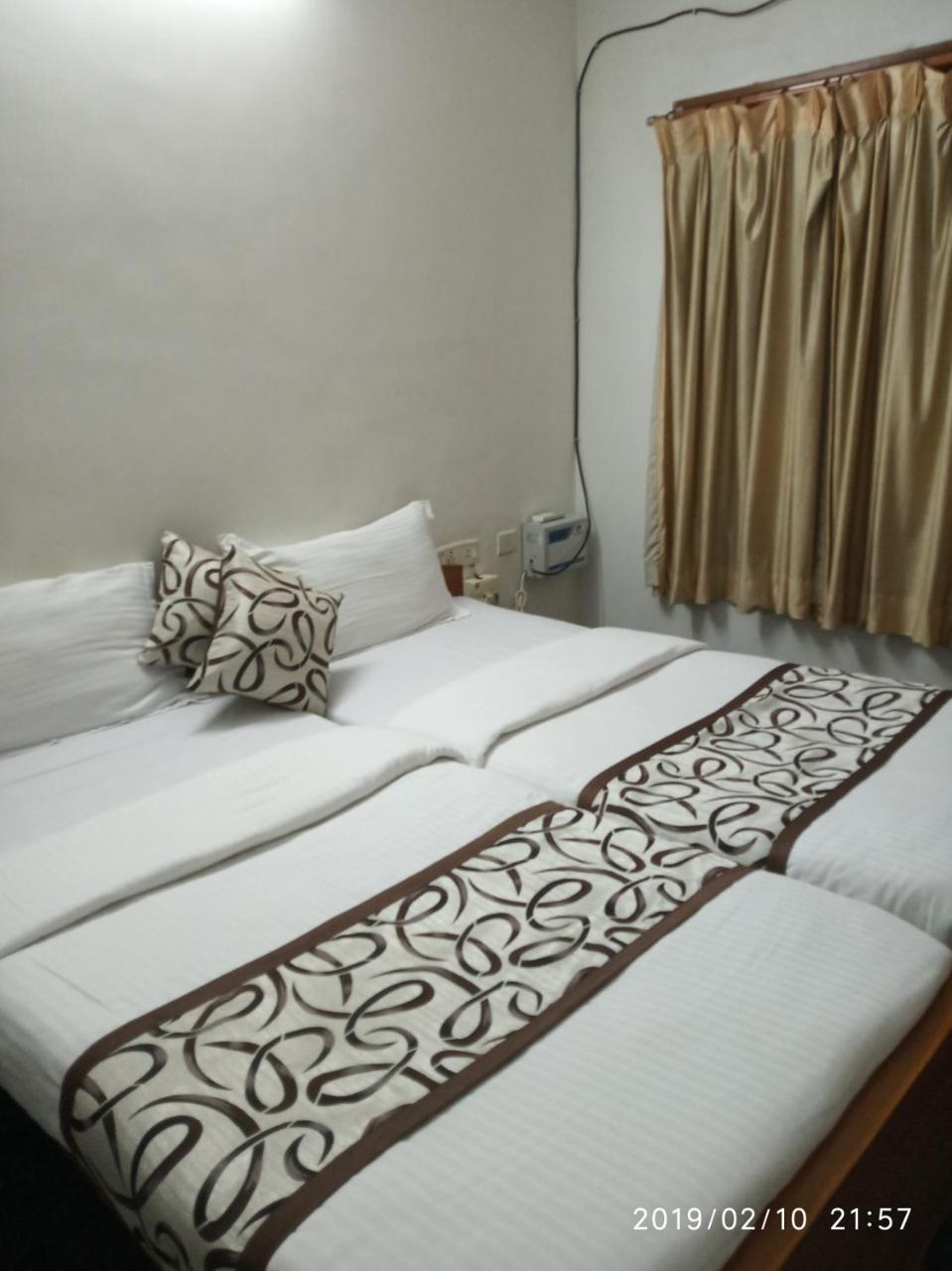 Rainbow House Luxury Rooms Ченай Екстериор снимка